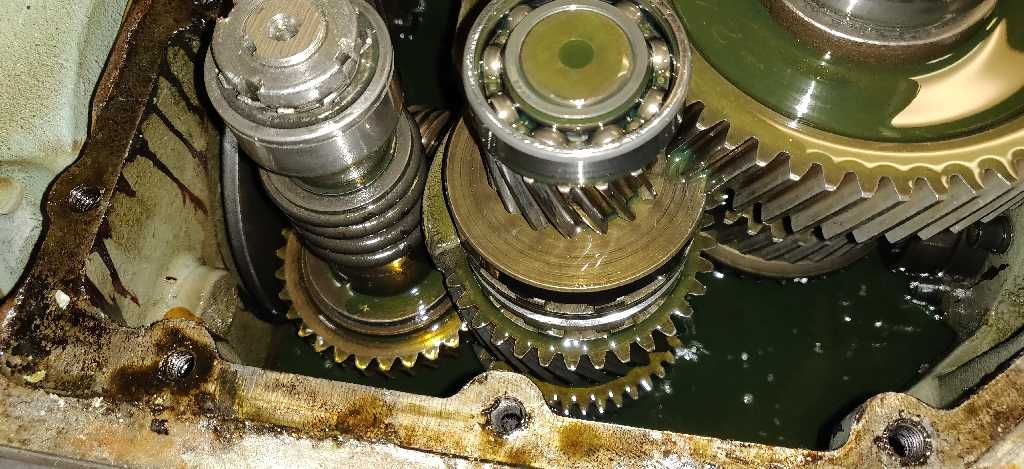 “Hobart” commercial mixer transmission repair in San Jose, California. On duty till last breath!