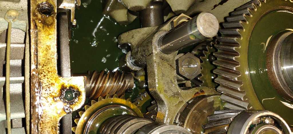 “Hobart” commercial mixer transmission repair in San Jose, California. On duty till last breath!