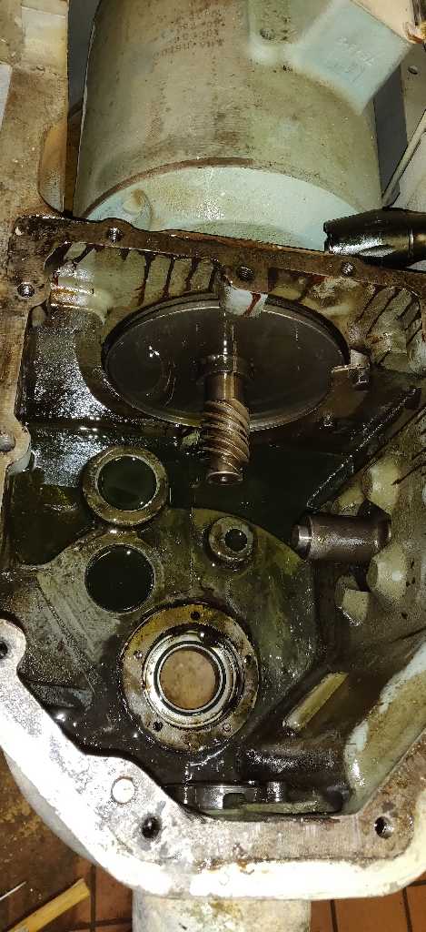“Hobart” commercial mixer transmission repair in San Jose, California. On duty till last breath!