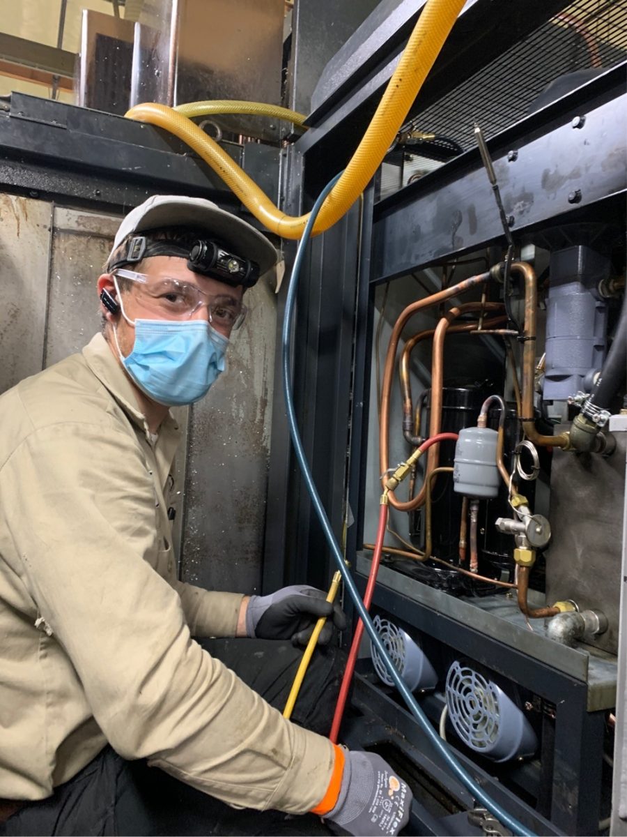 Industrial CNC repair Oil chiller compressor replacement Responsible job require delicate attitude and upper level professionals