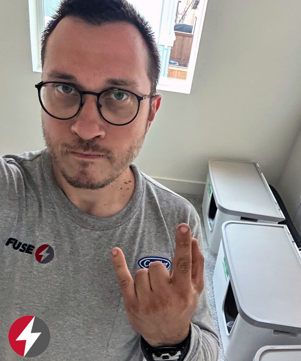 Cat Litter Boxes with Personalized Ventilation Installation